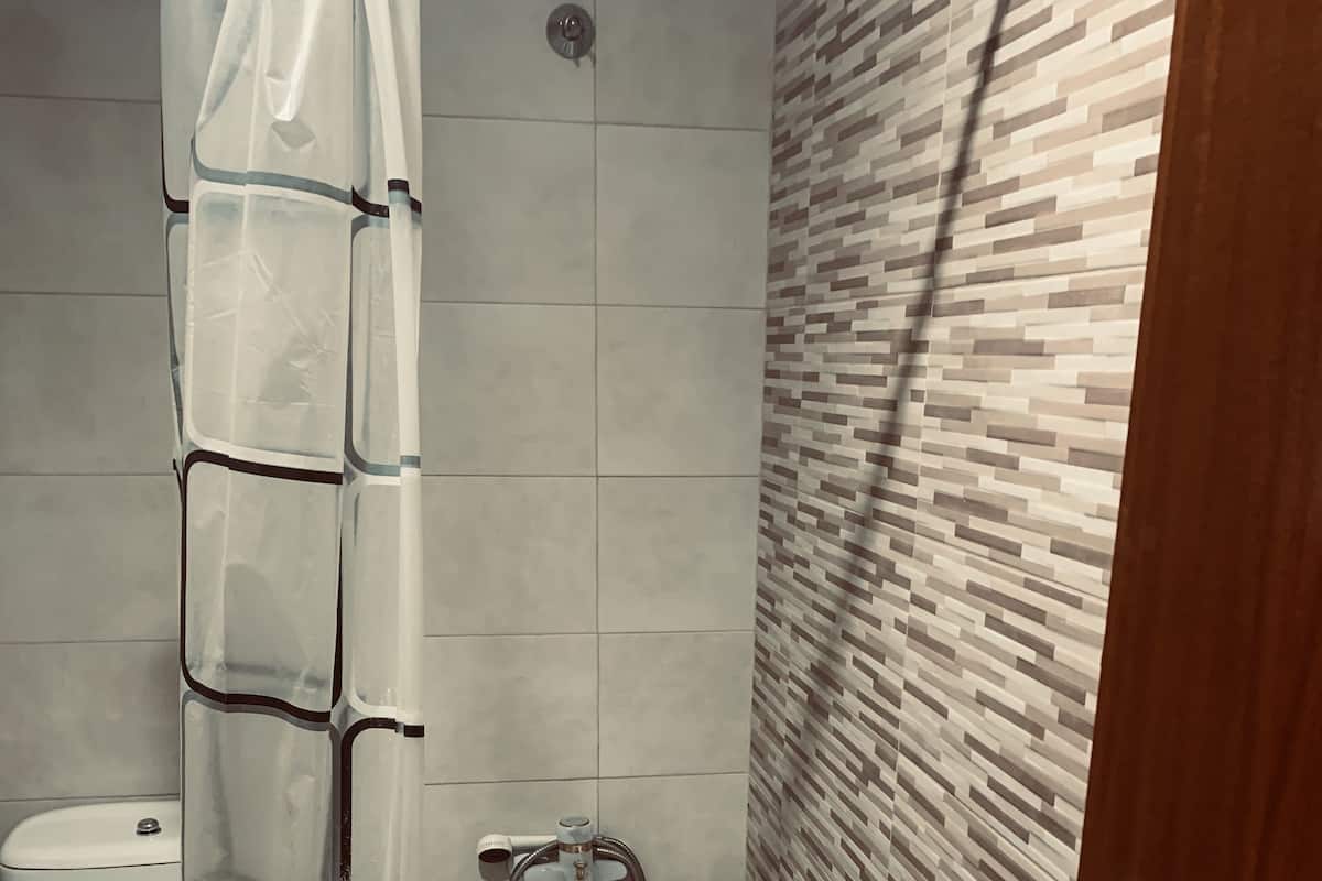 Free toiletries, hair dryer, towels