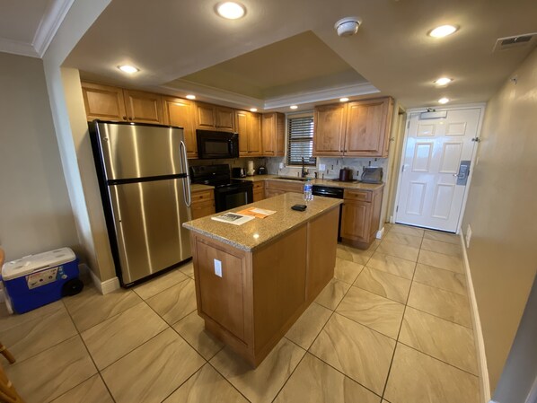 Fridge, microwave, oven, stovetop