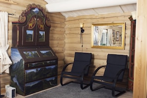 Superior-Apartment, 3 Schlafzimmer, eigenes Bad (Bedroom in basement) | Wohnzimmer