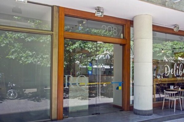 Property entrance - RQ Providencia (Santiago)