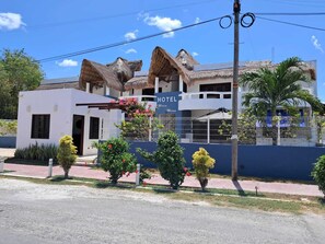 Fachada de la propiedad