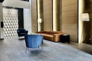 Sala de estar en el lobby