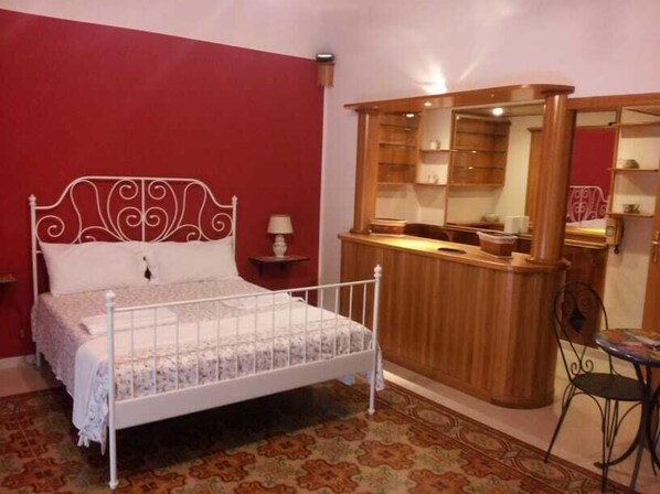 Kamar Deluks, pemandangan kota | Brankas dan didekorasi berbeda-beda