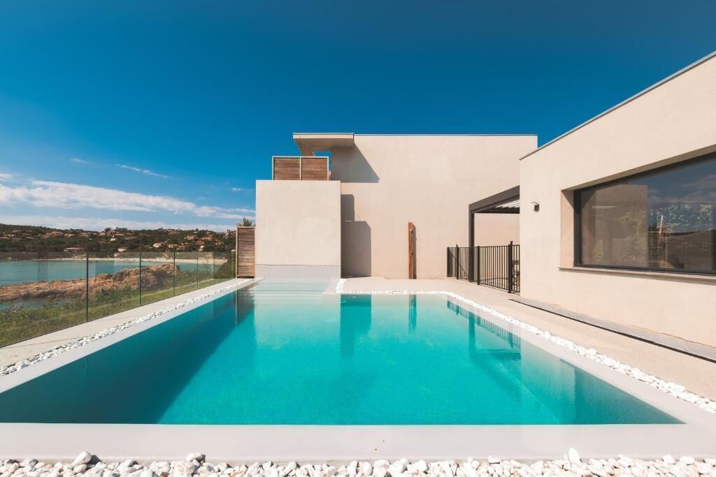 outdoor pool, pool loungers