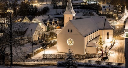 Villa Westfeld: centrale dans le magnifique Sauerland - près de Winterberg-avec jacuzzi !!
