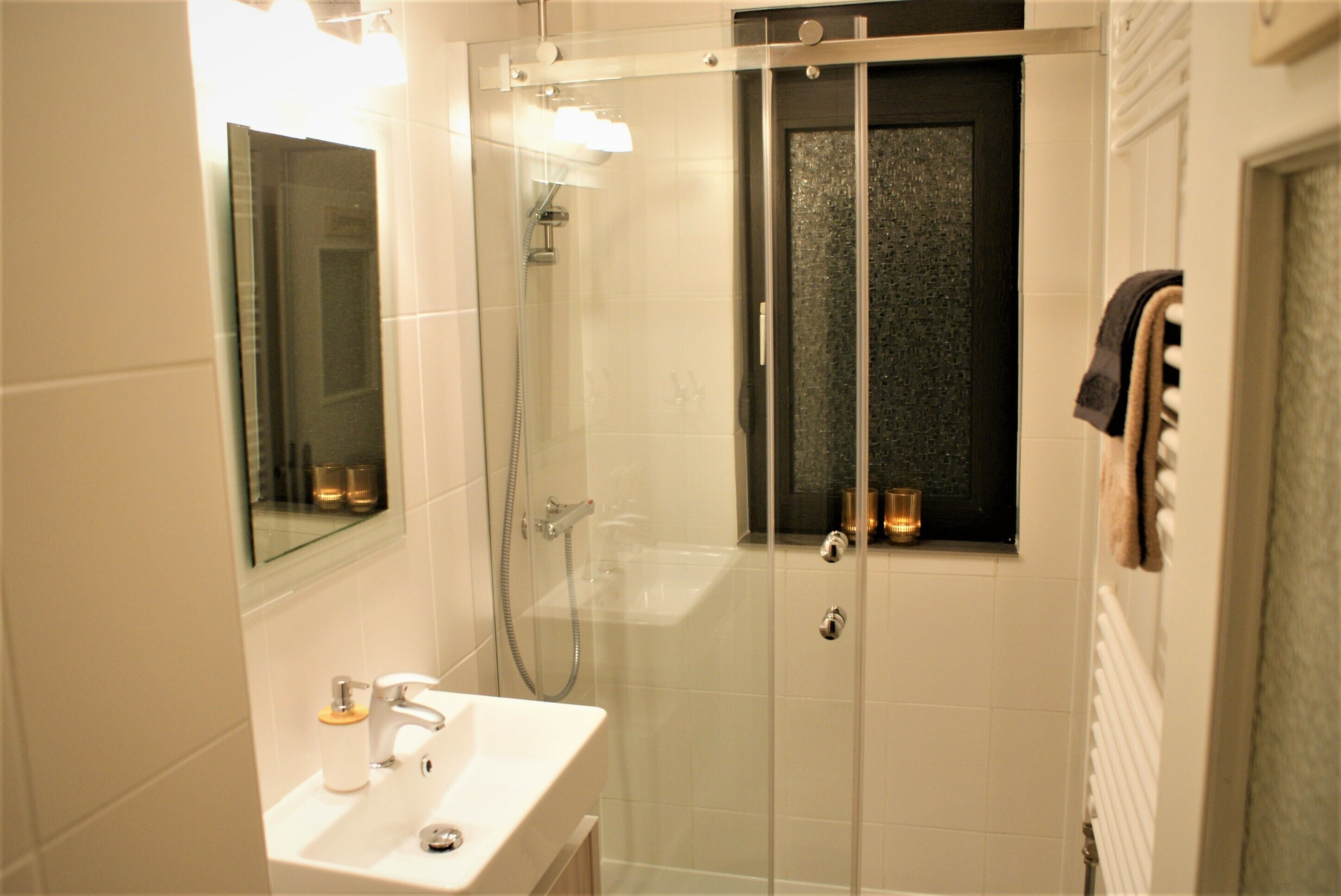 Haartrockner, Seife, Toilettenpapier