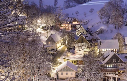 Villa Westfeld: keskeinen kauniissa Sauerlandissa - lähellä Winterberg-porealtaalla !!