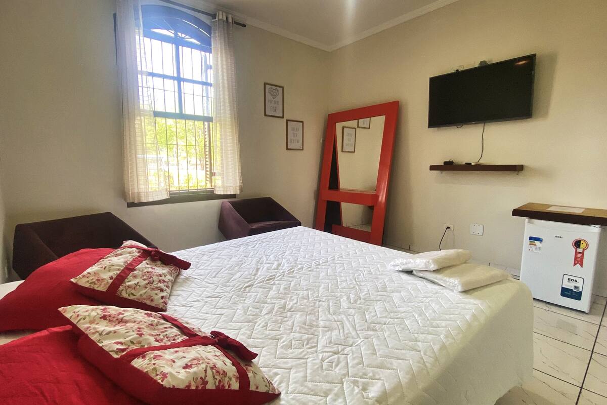 Suíte Master | Cortinas blackout, Wi-Fi de cortesia, roupa de cama