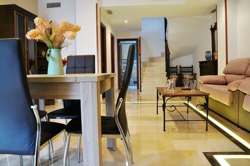 Duplex in der Innenstadt mit Parkplätzen in Ronda