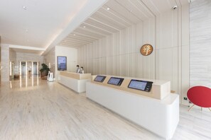 Lobby - Ji Hotel Shanghai Hongqiao Wuzhong Road (Shanghai)