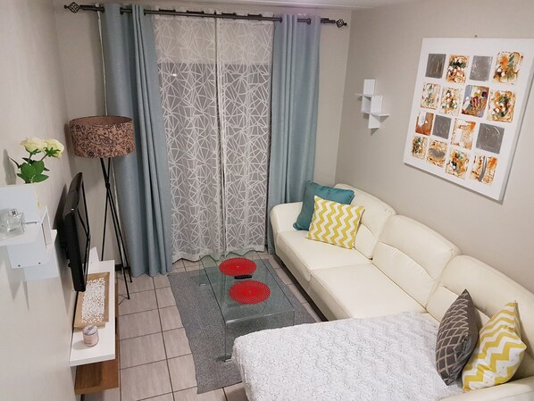 1 habitación, tabla de planchar con plancha, wifi y ropa de cama 