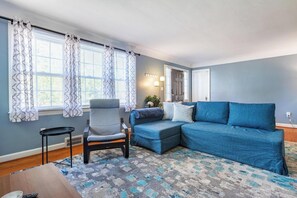 TV, caminetto, studio