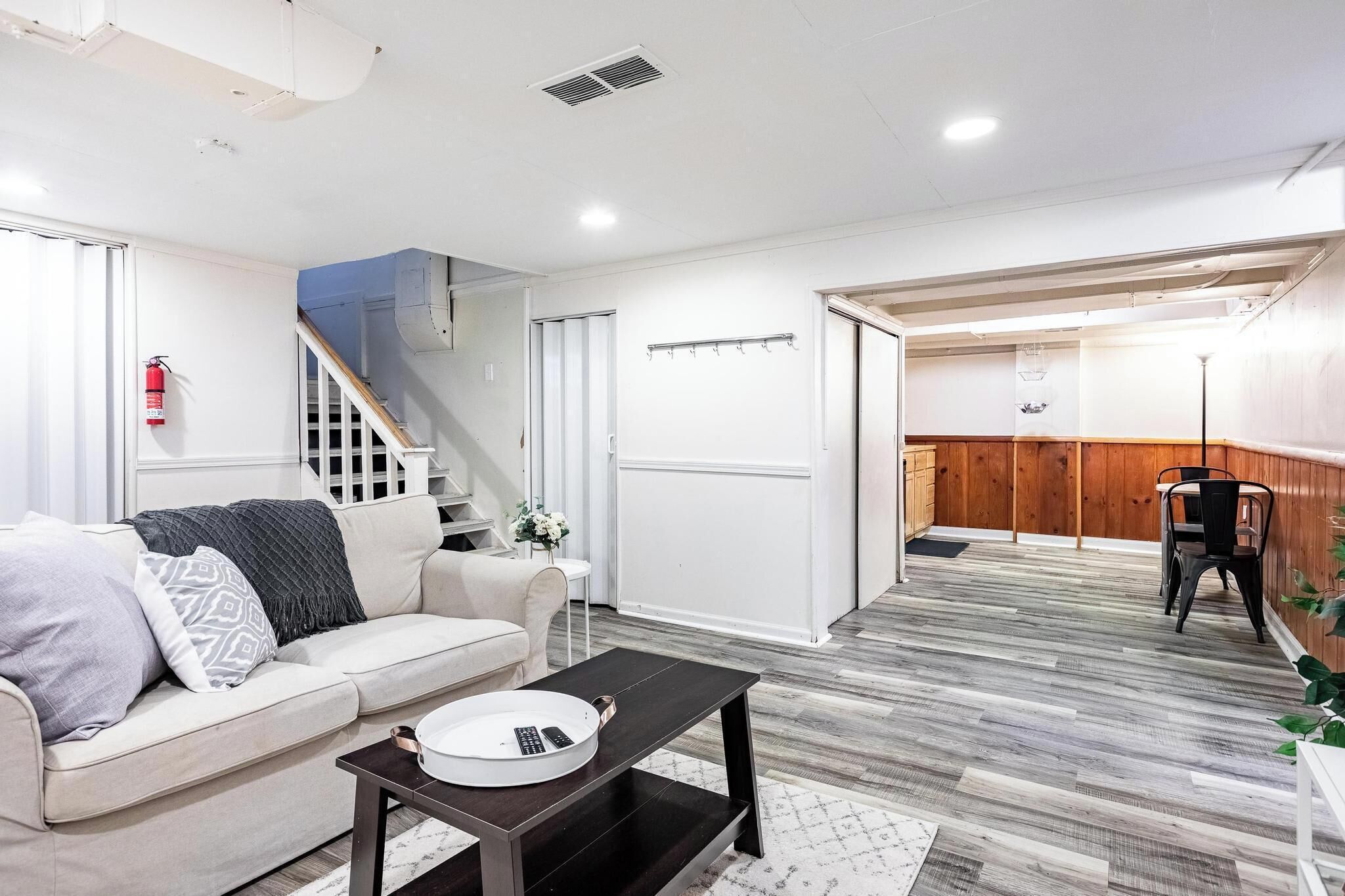 TV, fireplace, offices