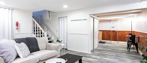 TV, fireplace, offices