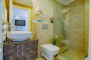 Shower, rainfall showerhead, hair dryer, slippers - Galata Nil Suite (Istanbul)
