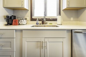 Fridge, microwave, oven, stovetop - Secluded 2BR Loft - Minutes from Downtown AA! (Ann Arbor)