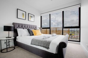 2 habitaciones, tabla de planchar con plancha, wifi y ropa de cama 