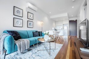 Televisión, oficina