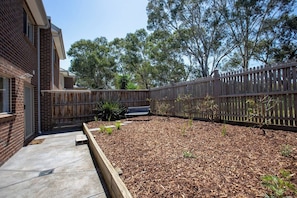 Property grounds - Peaceful Designer 2BR@Leafy Mill Park (Mill Park)