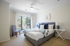 2 bedrooms, iron/ironing board, WiFi, bed sheets - Peaceful Designer 2BR@Leafy Mill Park (Mill Park)
