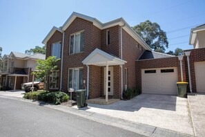 Exterior - Peaceful Designer 2BR@Leafy Mill Park (Mill Park)