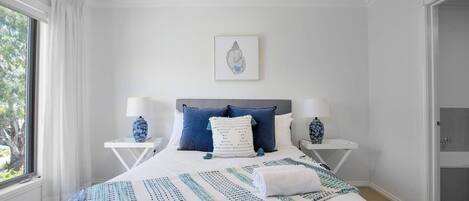 2 slaapkamers, een strijkplank/strijkijzer, wifi, beddengoed