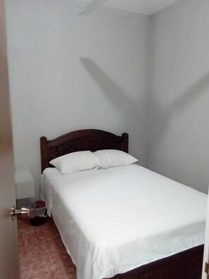 Basic Double Room, 1 Double Bed