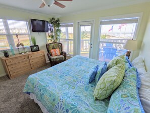 2 bedrooms, iron/ironing board, travel crib, free WiFi