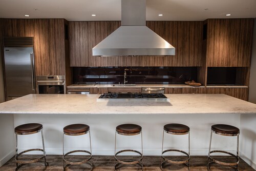 Domicile Suites at Venn on Main