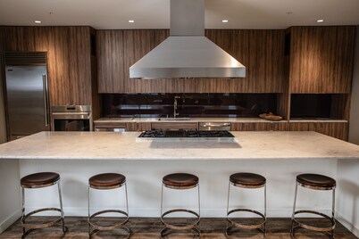 Domicile Suites at Venn on Main