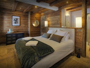 7 chambres, fer et planche à repasser, Wi-Fi, draps fournis