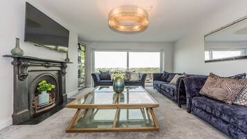 TV connectée, table de tennis de table