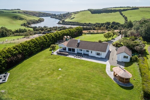 Marina views, Kinsale, sleeps 20, owned by  Exquisite Holiday Homes 