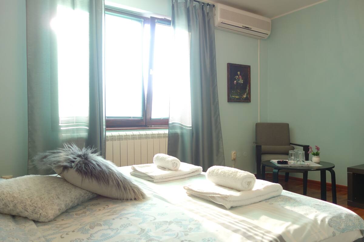 Kamar Triple Superior (3) | 1 kamar tidur dan didekorasi berbeda-beda