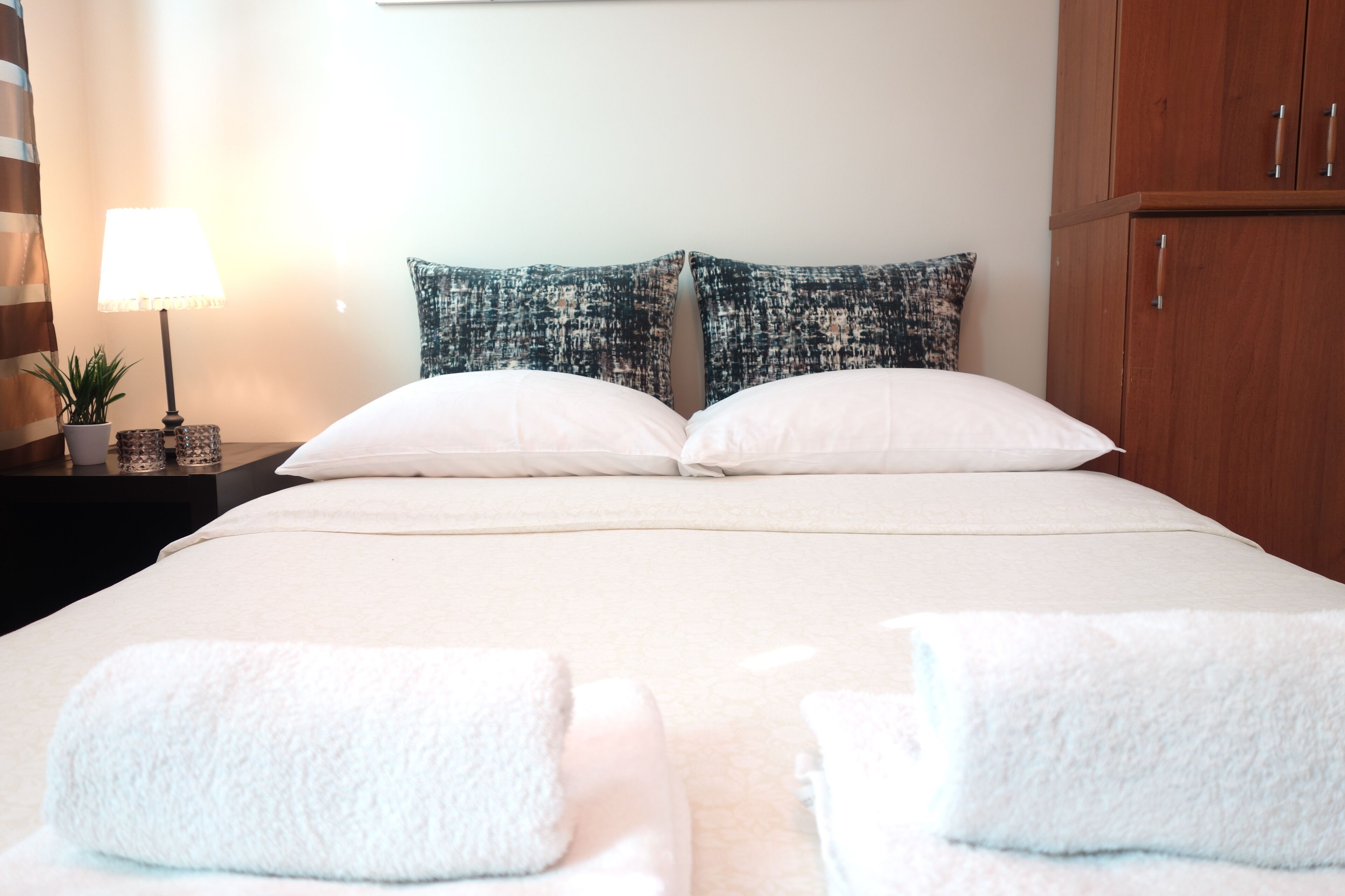 Habitación doble estándar (12) | Decoración personalizada, muebles diferentes y escritorio 