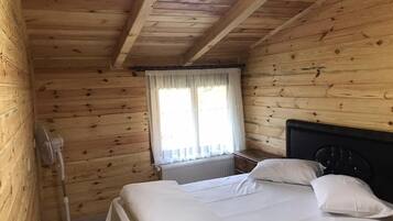 Apartment, 2 Schlafzimmer, Terrasse | 3 Schlafzimmer, Bügeleisen/Bügelbrett, kostenloses WLAN