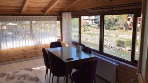 Apartment, 2 Bedrooms, Terrace | In-room dining