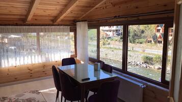 Lägenhet - 2 sovrum - terrass | Matservice på rummet