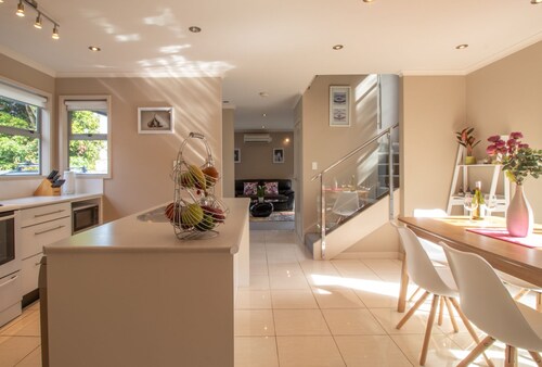 Modern Townhouse in New Plymouth