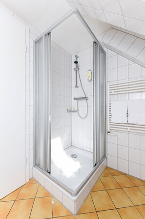 Hårtørrer, håndklæder, Sæbe, Toiletpapir