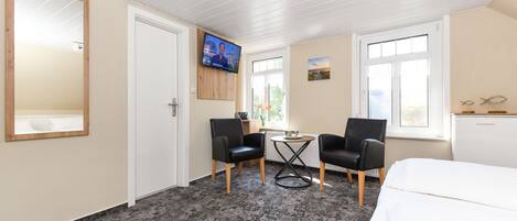 1 bedroom, iron/ironing board, travel cot, WiFi