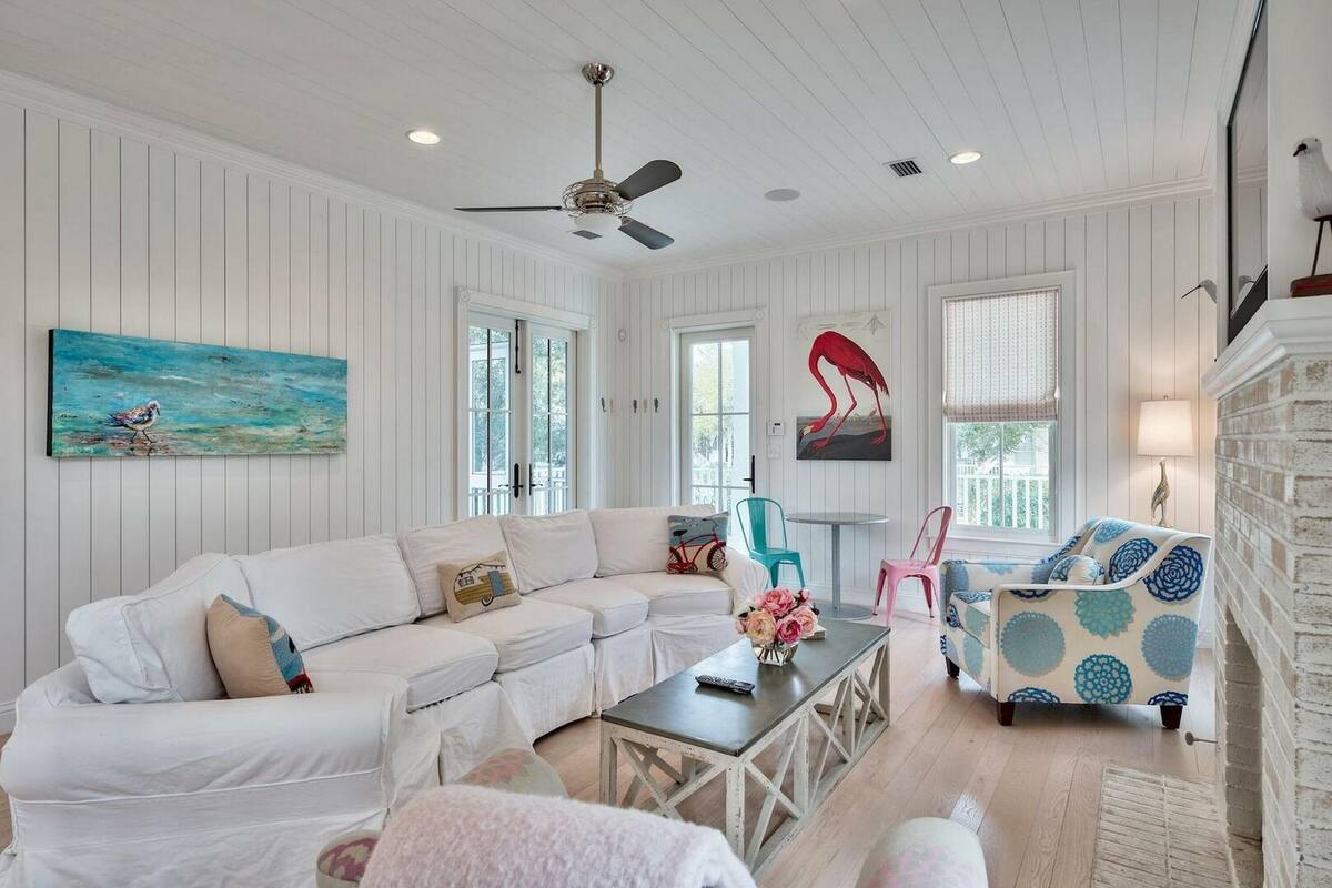 House, 4 Bedrooms | Living room | 36-inch TV with cable channels, DVD player, ping pong