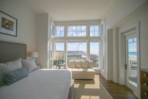 Condo, 3 Bedrooms | Individually decorated, individually furnished, free WiFi
