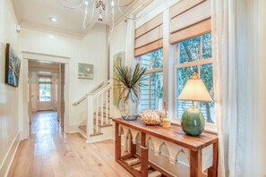 Villa, 5 Bedrooms | Interior