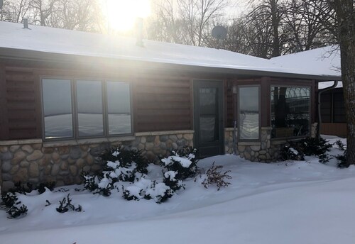 30 steps to lake, Dock for fishing & swimming, Families Welcome!  