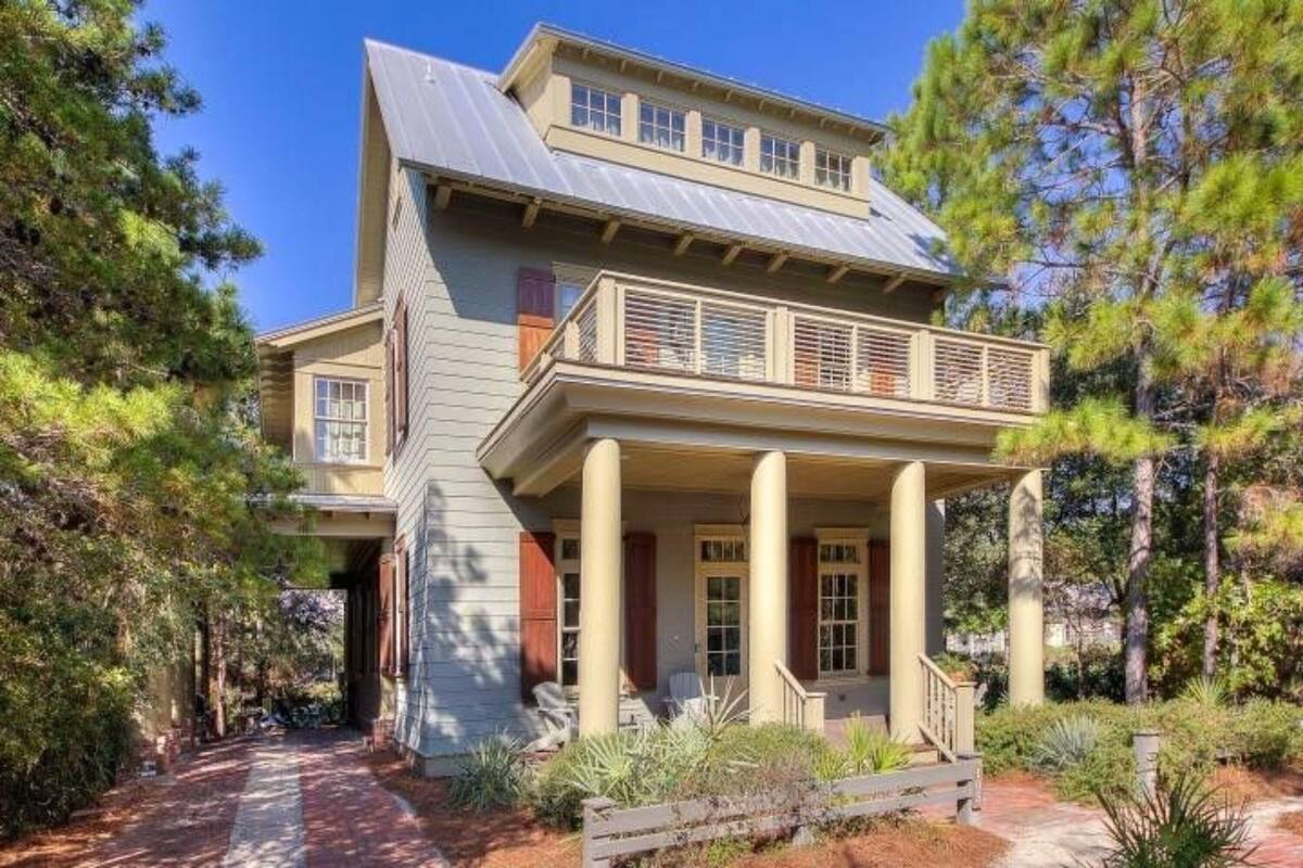 House, 5 Bedrooms | Exterior
