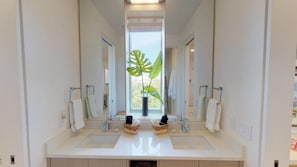 Bathroom - Viridian by Dune Vacation Rentals (Santa Rosa Beach)