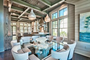 Huis, 5 slaapkamers | Privékeuken | Een koelkast, een magnetron, een kookplaat, een vaatwasser