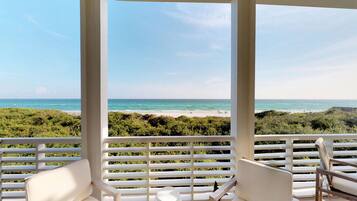 House, 4 Bedrooms | Balcony