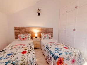 1 bedroom, iron/ironing board, Internet, bed sheets - Americas II Holiday Home (Playa de las Américas)
